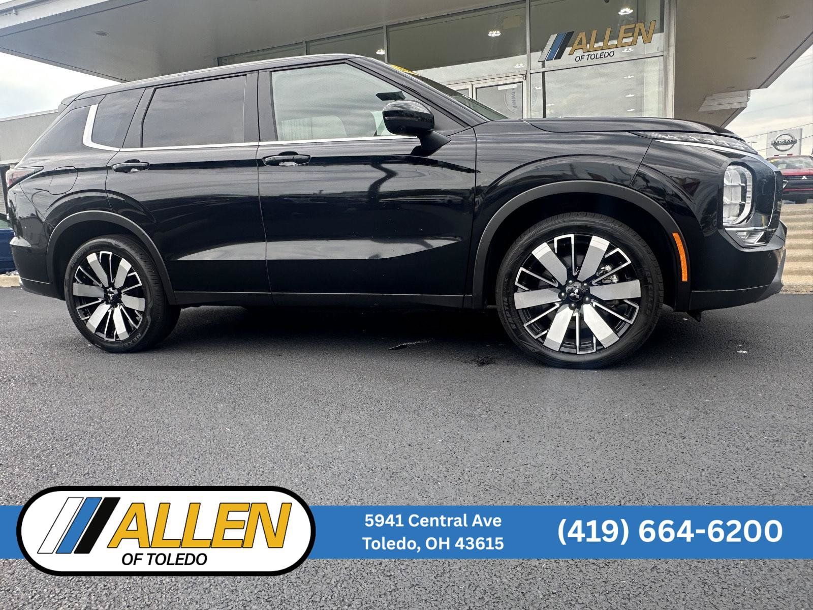 Used 2025 Mitsubishi Outlander AWD image 1