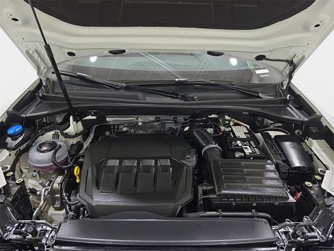 Certified 2025 Audi Q3 2.0T Premium Plus w/ Premium Plus Package image 33