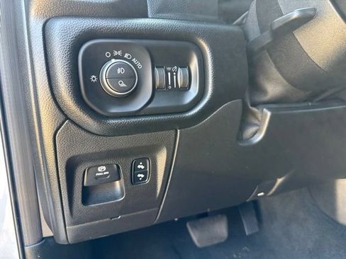 Used 2019 RAM 1500 Big Horn AWD/4WD image 23