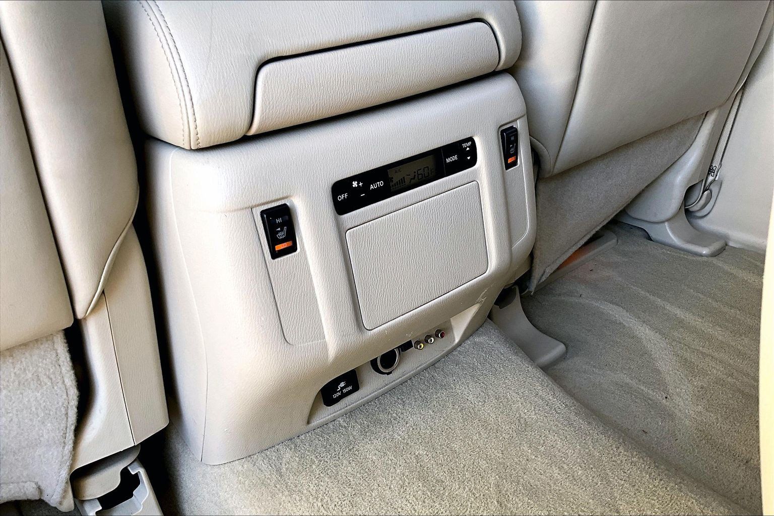 Used 2011 INFINITI QX56 4WD w/ Deluxe Touring Pkg image 24