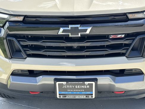 Used 2024 Chevrolet Colorado Z71 w/ Z71 Convenience Package 2 AWD/4WD image 10