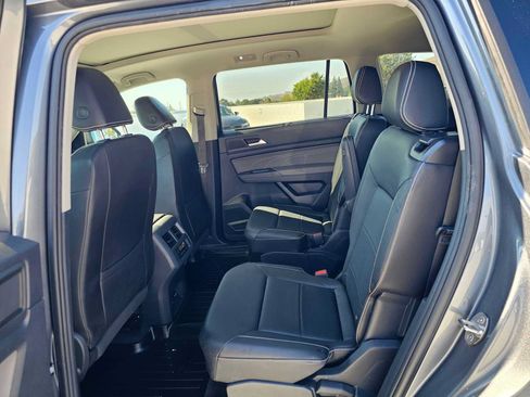 Used 2022 Volkswagen Atlas SE FWD image 17