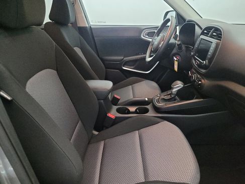 Used 2023 Kia Soul LX w/ LX Technology Package image 21