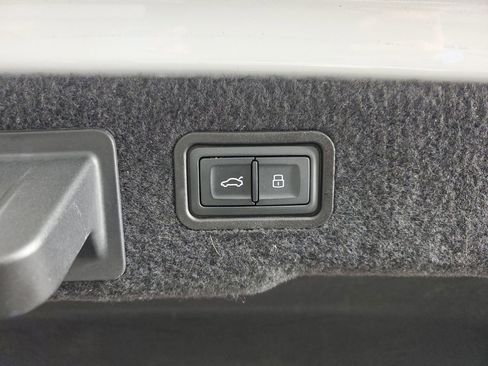 Certified 2021 Audi A8 L 4.0T w/ Executive Plus Package image 22