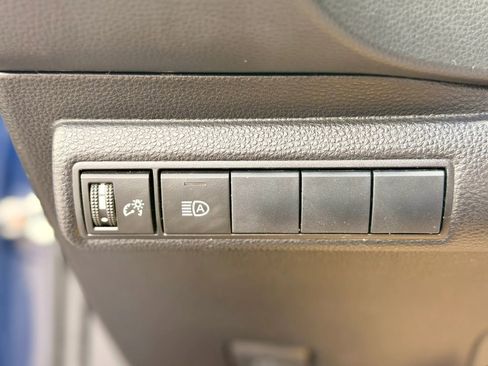 Used 2020 Toyota Corolla LE FWD image 22