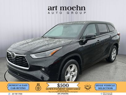 Used 2023 Toyota Highlander LE