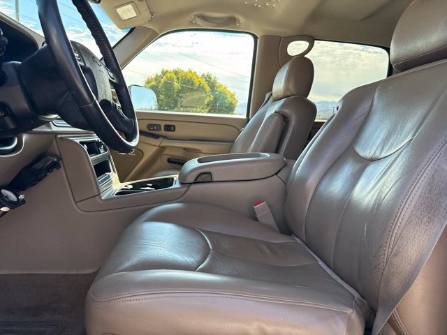 Used 2005 Chevrolet Silverado 2500 LT w/ Heavy-Duty Power Package AWD/4WD image 16