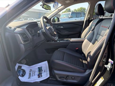 Used 2025 Nissan Rogue SV w/ Rock Creek Premium Package AWD/4WD image 19