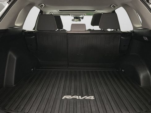 Used 2020 Toyota RAV4 XLE w/ Convenience Package AWD/4WD image 20