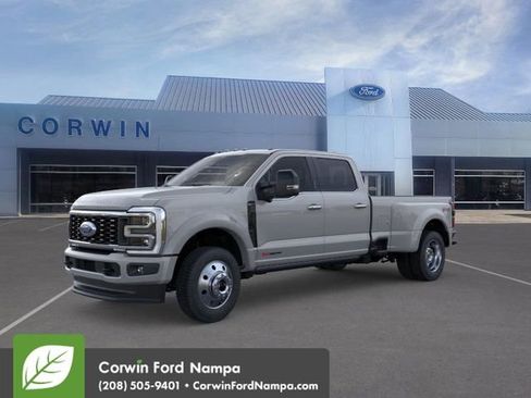 New 2026 Ford F450 Platinum w/ FX4 Off-Road Package image 2