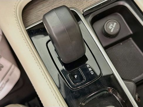 Certified 2023 Volvo XC90 B6 Plus w/ Protection Package Premier AWD/4WD image 17