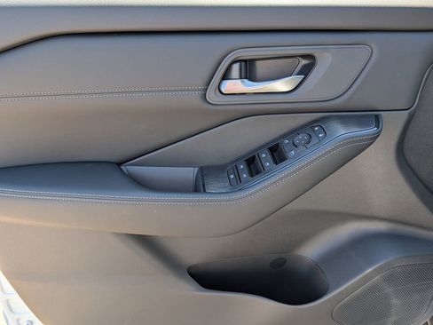New 2026 Nissan Rogue SV AWD/4WD image 19