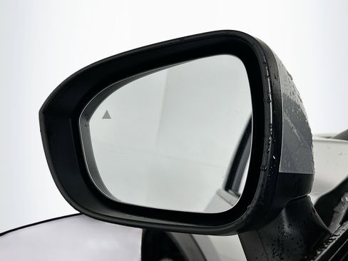 Used 2023 Nissan Rogue SV image 16