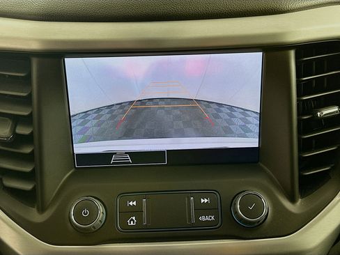 Used 2023 GMC Acadia SLE w/ Driver Convenience Package image 21