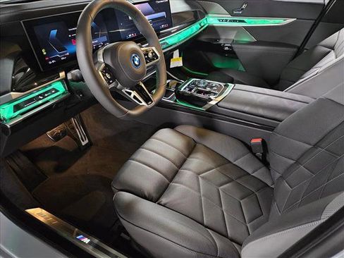 New 2025 BMW i7 xDrive60 image 9