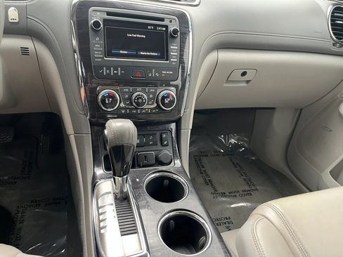 Used 2017 Buick Enclave Premium AWD/4WD image 18