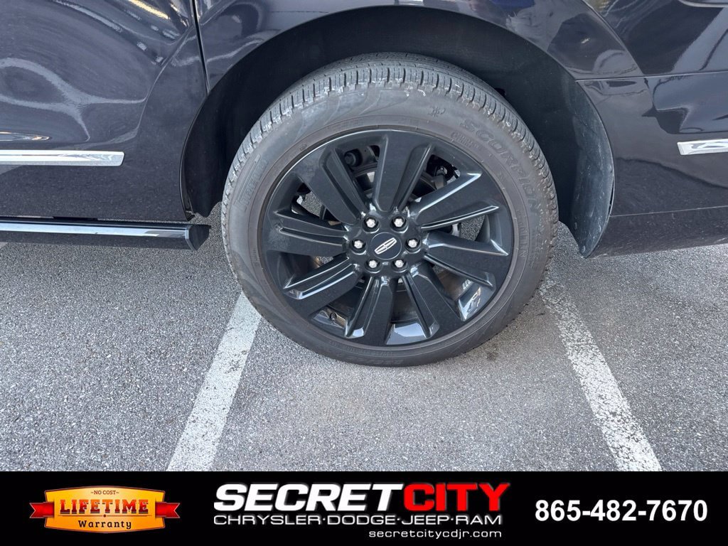 Used 2024 Lincoln Navigator L Reserve AWD/4WD image 28