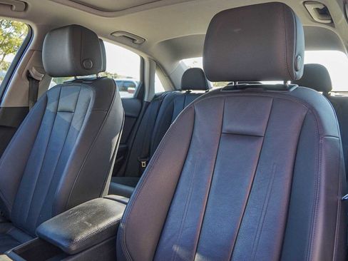 Used 2019 Audi A4 2.0T Premium image 11