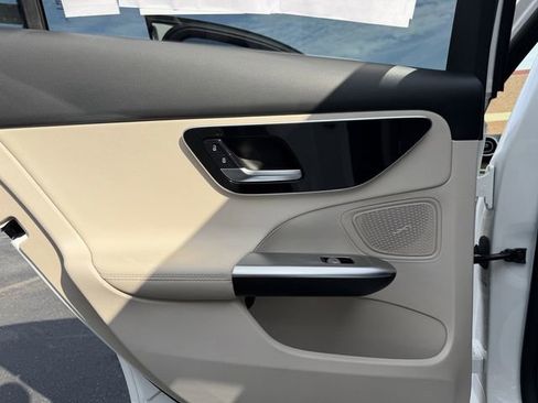 Used 2024 Mercedes-Benz C 300 Sedan image 25