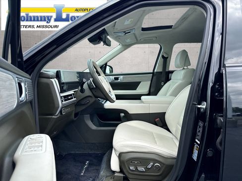 Used 2025 Hyundai Santa Fe Calligraphy AWD/4WD image 11
