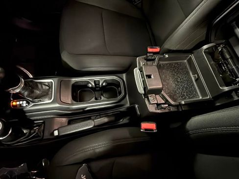 Used 2022 Jeep Gladiator Sport image 27