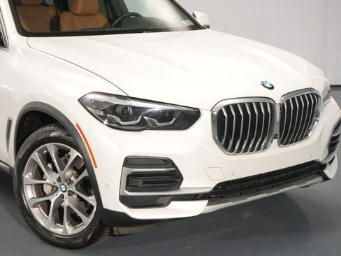 Used 2023 BMW X5 xDrive40i w/ Premium Package image 11