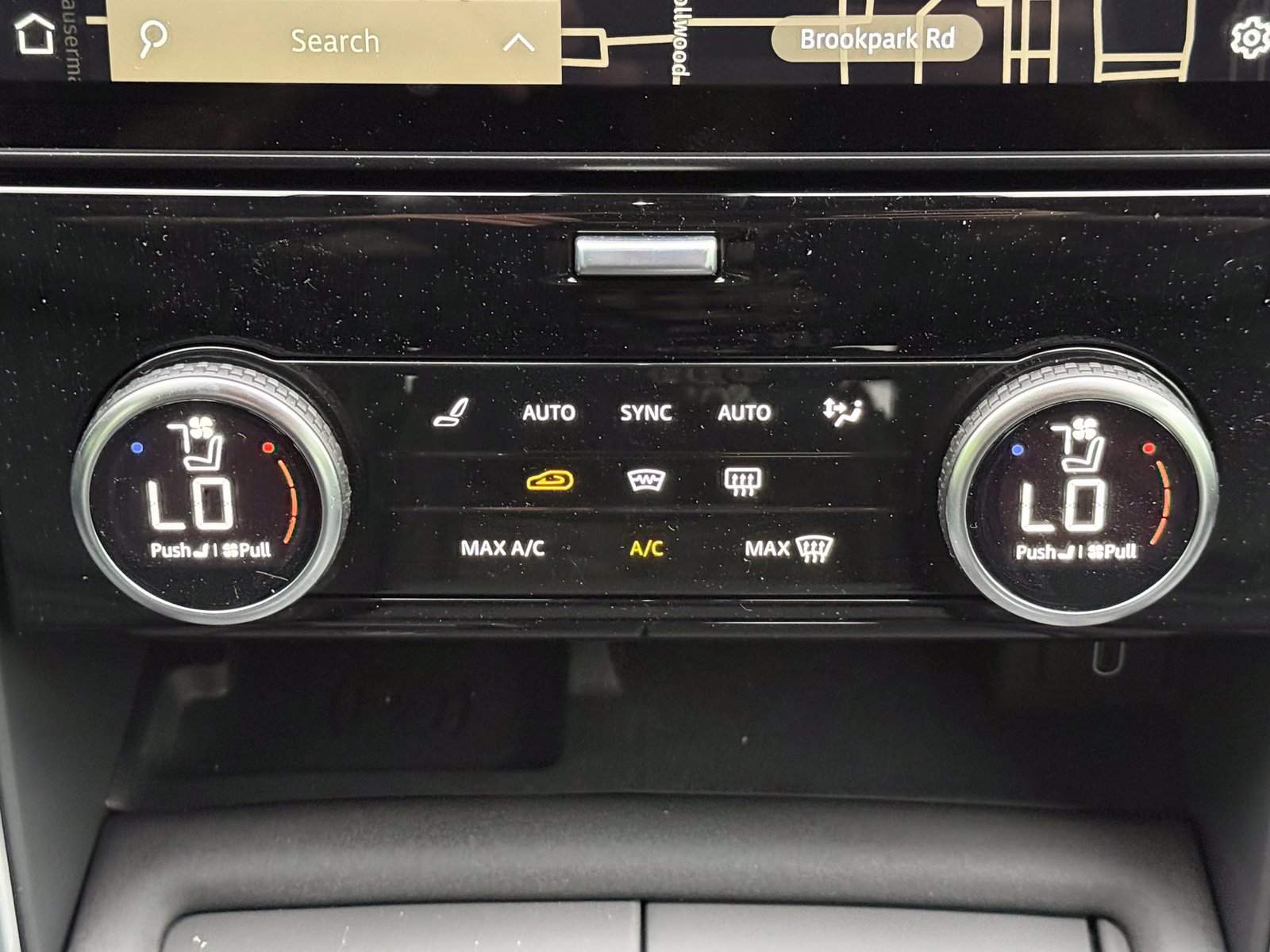 New 2026 Land Rover Discovery S AWD/4WD image 29