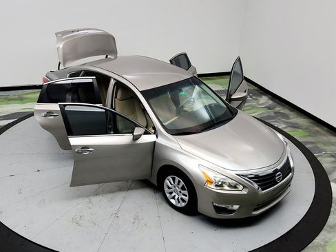 Used 2015 Nissan Altima 2.5 S w/ Power Driver Seat Package FWD image 36