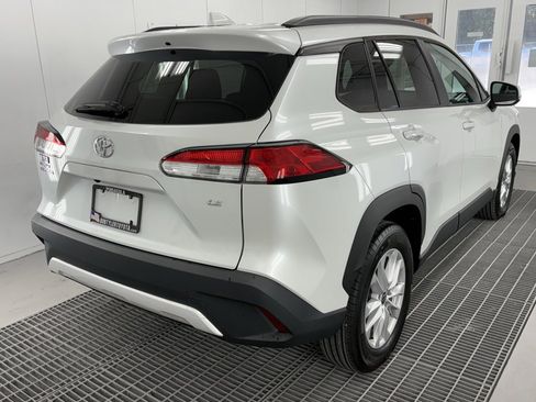 Used 2022 Toyota Corolla Cross LE image 4