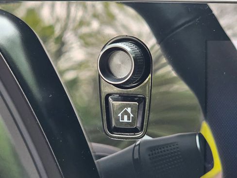 Used 2022 Chevrolet Corvette Stingray Preferred Cpe w/ Z51 Performance Package RWD image 15