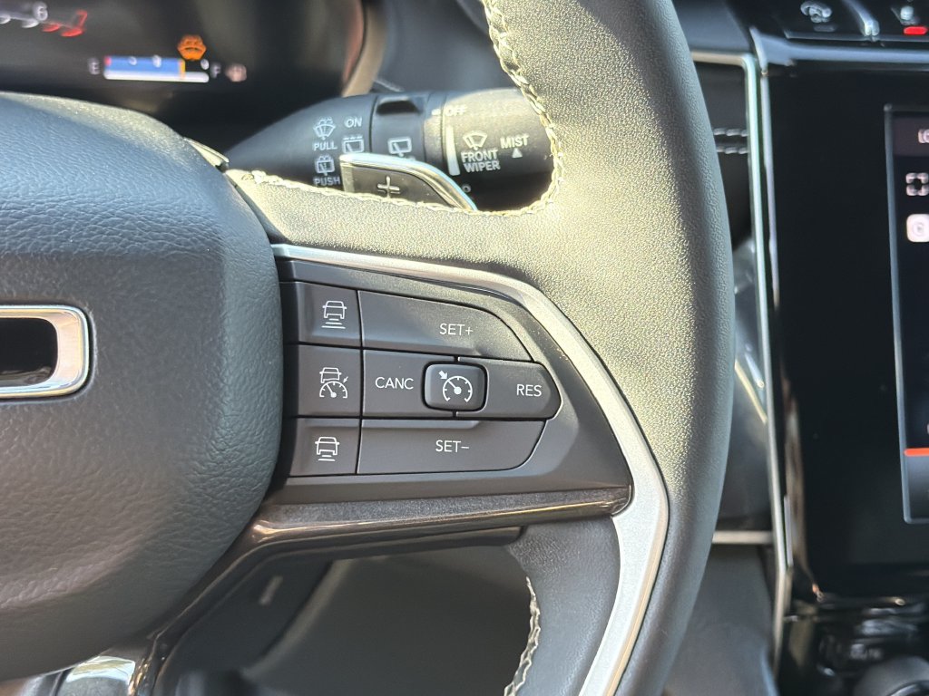 Used 2023 Jeep Grand Cherokee Altitude AWD/4WD image 26
