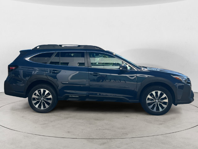 Used 2023 Subaru Outback Limited AWD/4WD image 4