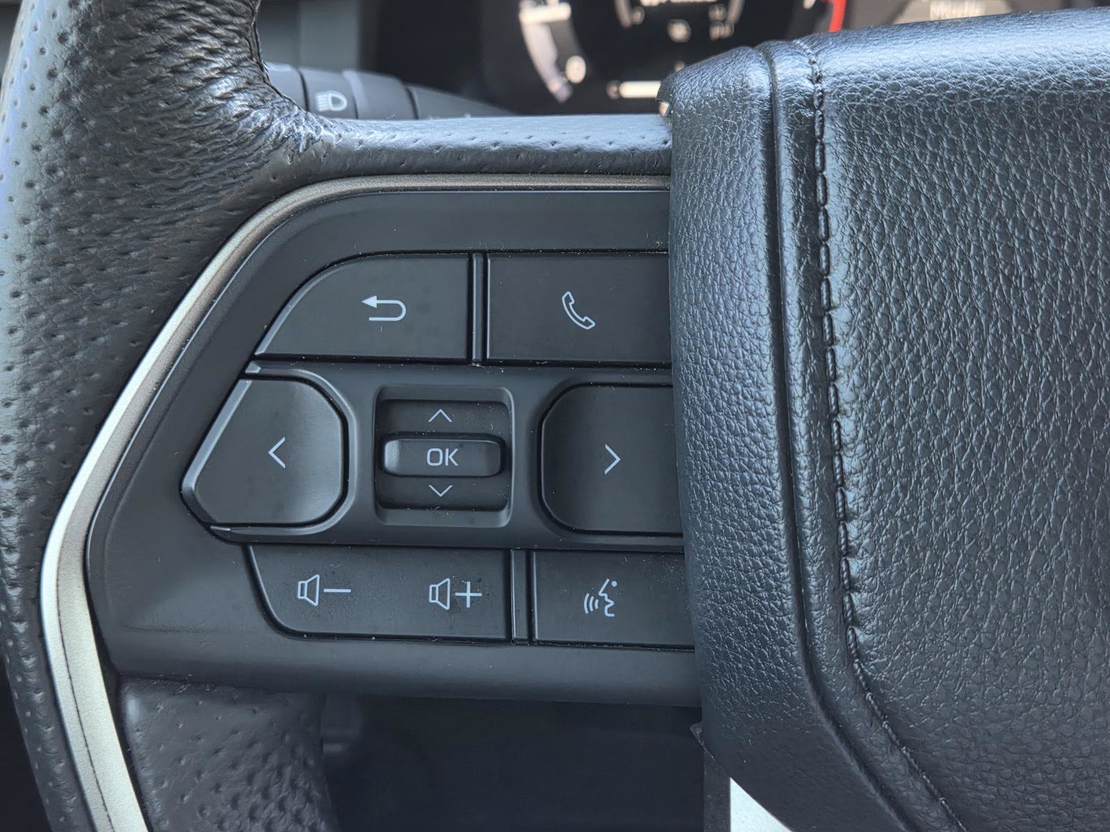 Used 2024 Toyota Tacoma TRD Off-Road AWD/4WD image 22