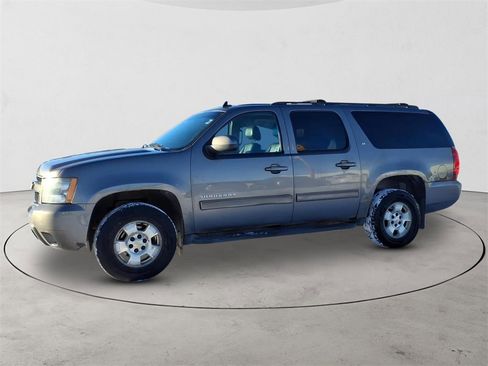 Used 2012 Chevrolet Suburban LT image 9