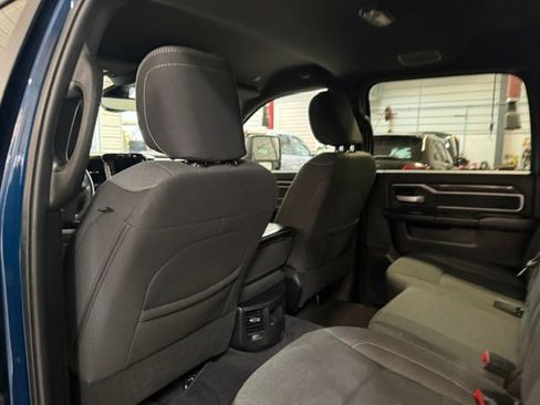 Used 2024 RAM 2500 Big Horn w/ Night Edition AWD/4WD image 33