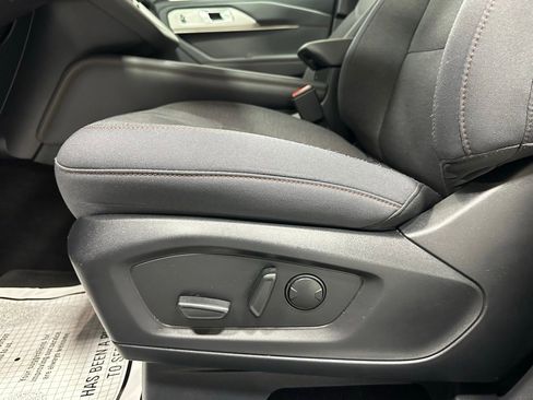 Used 2025 Ford Explorer Active image 12