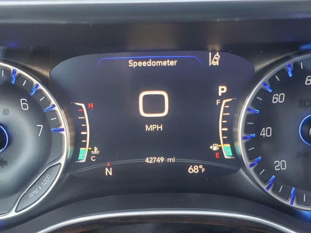 Used 2022 Chrysler Pacifica Limited AWD/4WD image 10