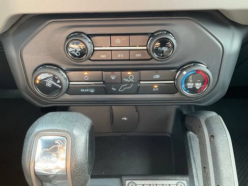Used 2022 Ford Bronco 4-Door AWD/4WD image 11