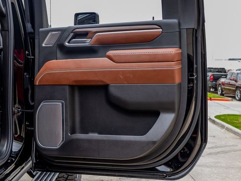 Used 2025 GMC Sierra 2500 Denali Ultimate image 39