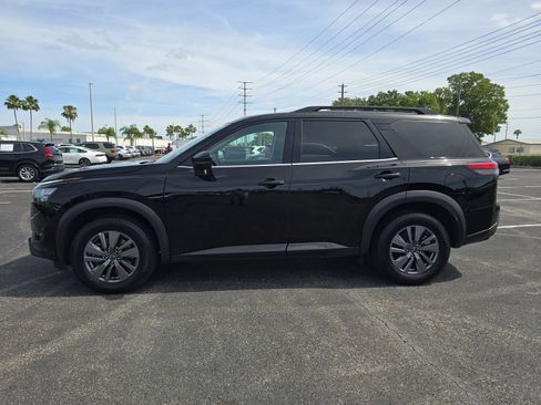 Used 2024 Nissan Pathfinder SV AWD/4WD image 6