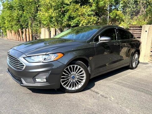Used 2020 Ford Fusion SE w/ Equipment Group 151A image 5