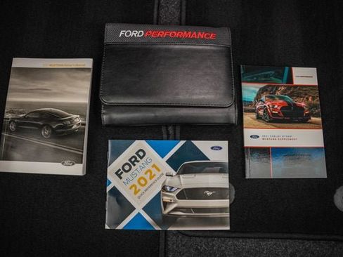 Used 2021 Ford Mustang Shelby GT500 w/ Technology Package RWD image 37