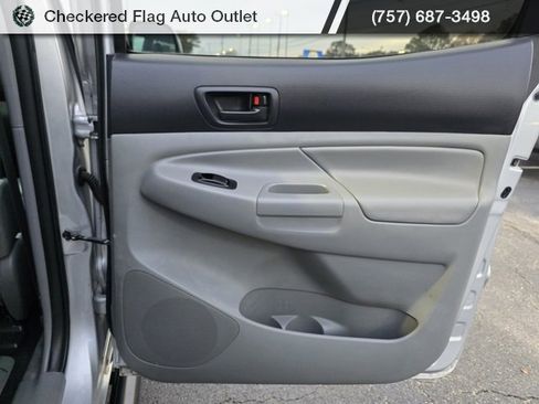 Used 2013 Toyota Tacoma PreRunner image 45