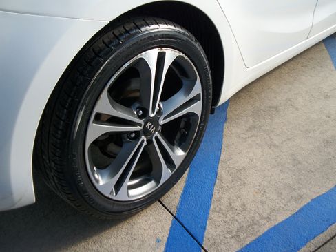 Used 2016 Kia Forte EX image 15