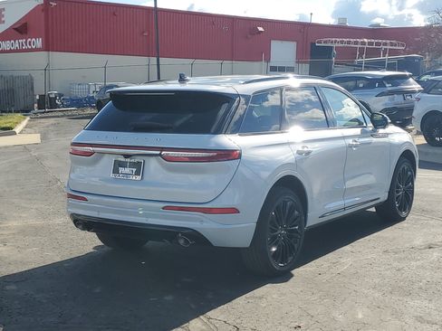 New 2026 Lincoln Corsair Premiere image 4