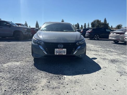 Used 2025 Nissan Sentra SV w/ SV Premium Package image 11