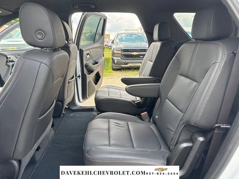 Used 2023 Chevrolet Traverse RS FWD image 23