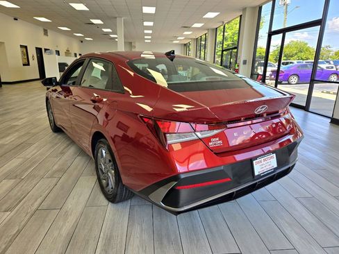 Used 2024 Hyundai Elantra SEL image 6