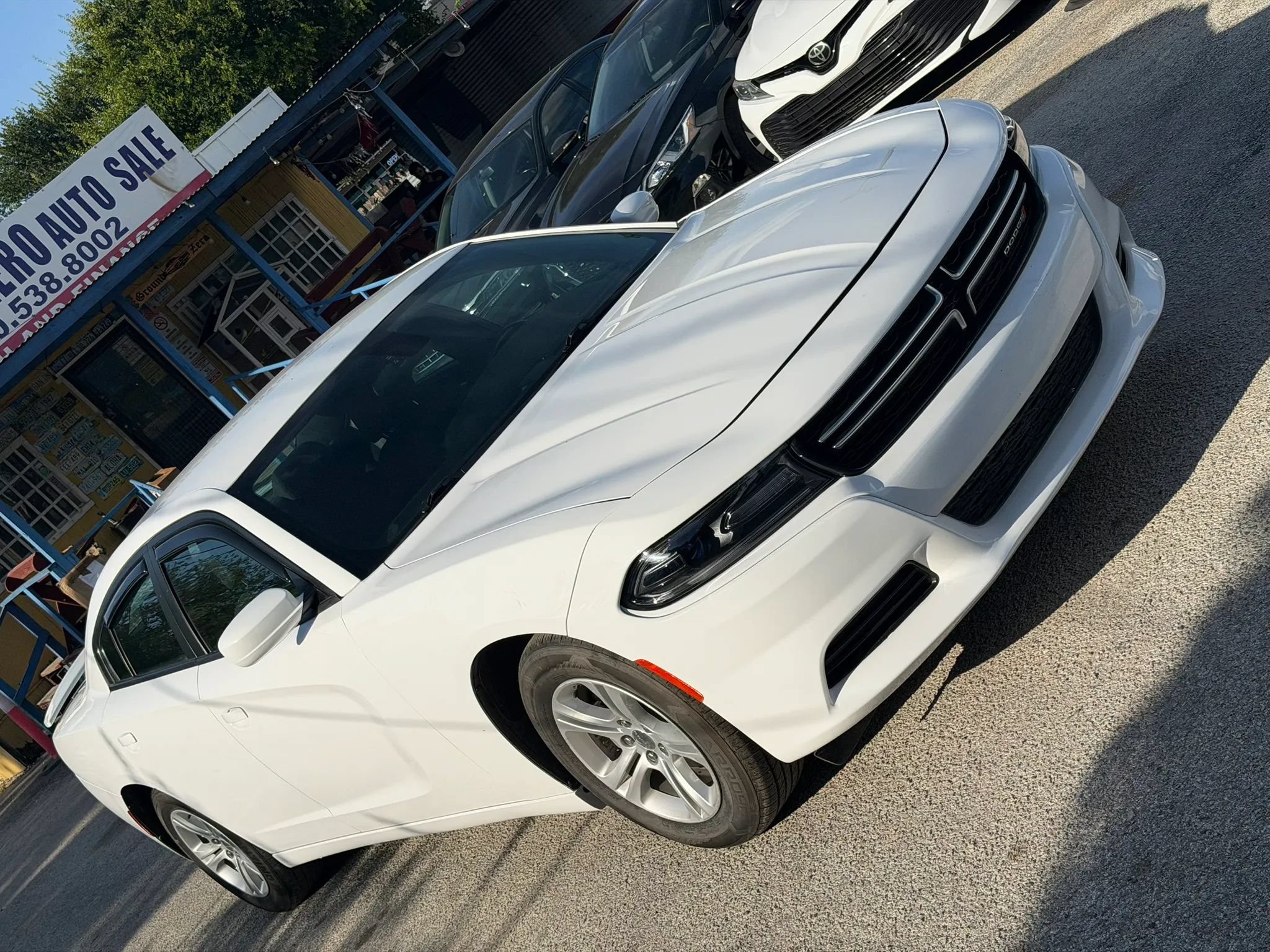 Used 2018 Dodge Charger SXT RWD image 5