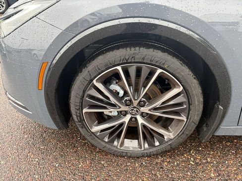 New 2026 Toyota Prius XLE image 7